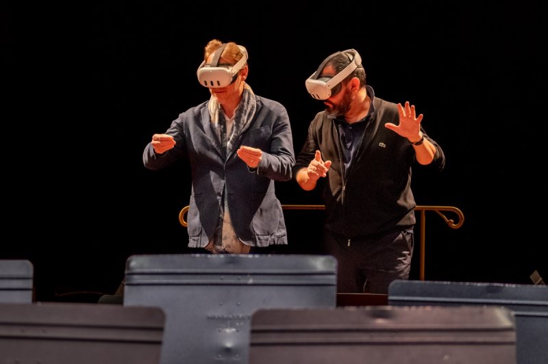 '버추얼 홀' 프로그램 (출처=연합뉴스)