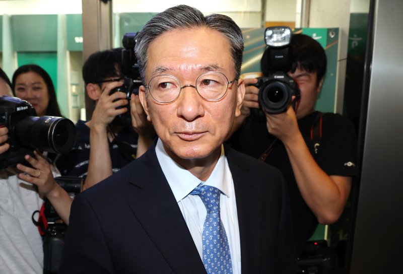 정성호 바카라사이트 쿠폰부 장관 후보자가 1일 오전 서울 종로구 적선현대빌딩에 마련된 인사청문회 준비 사무실로 출근하고 있다. 2025.7.1/뉴스1 ⓒ News1 임세영 기자