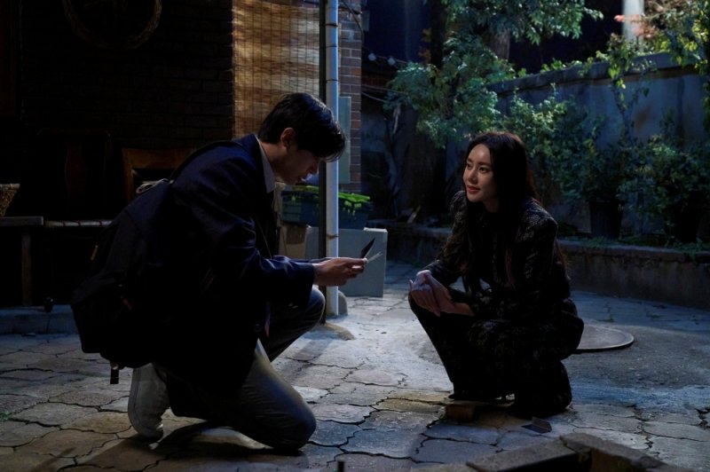 '견우와 선녀' 조이현·추영우, 애틋한 한밤중 포옹…로맨스 급물살