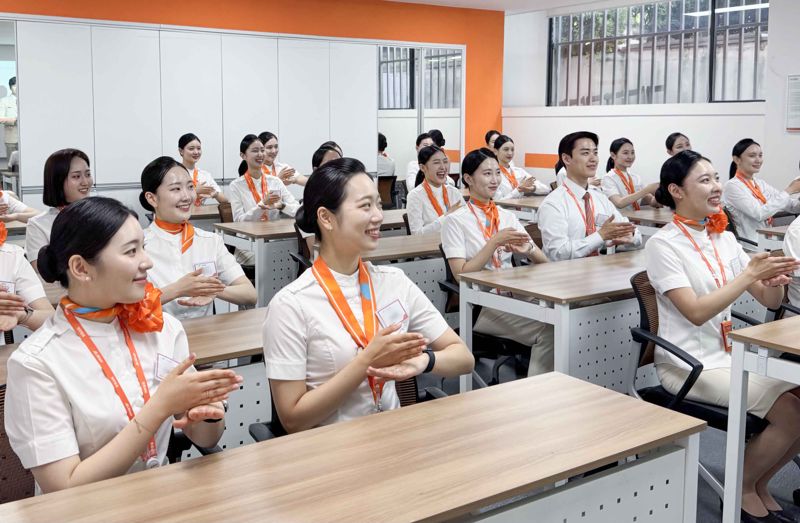 제주항공, 항공기 늘리자 객실승무원 채용