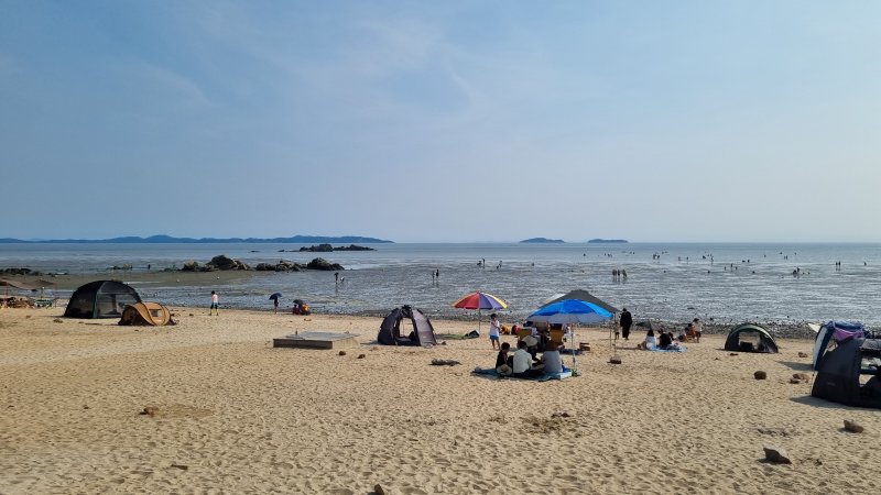 [인천=뉴시스] 실시간 바카라사이트군 민머루해변. (사진=실시간 바카라사이트군 제공)