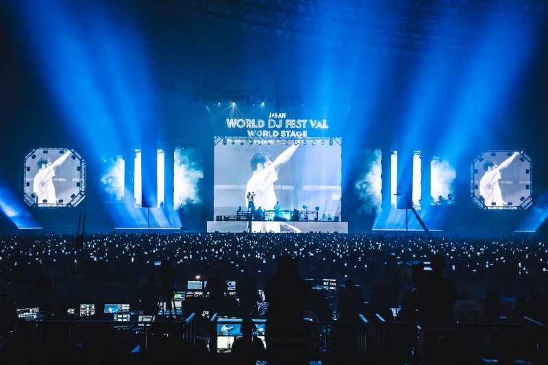 토종 EDM 페스티벌 브랜드 '월디페', 어떻게 日 진출 첫해에 바로 안착했나
