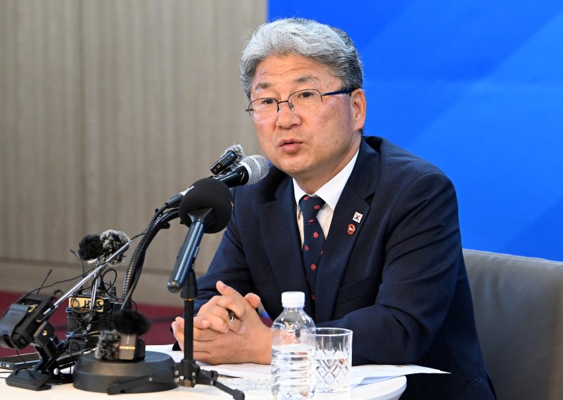 이상봉 슈퍼슬롯특별자치도의회 의장(더불어민주당·슈퍼슬롯시 노형동 을)이 27일 오전 도의회 도민카페에서 제12대 도의회 후반기 개원 1주년 기자간담회를 하고 있다.(슈퍼슬롯특별자치도의회 제공, 재판매 및 DB 금지) 2025.6.27/뉴스1 ⓒ News1 오미란 기자