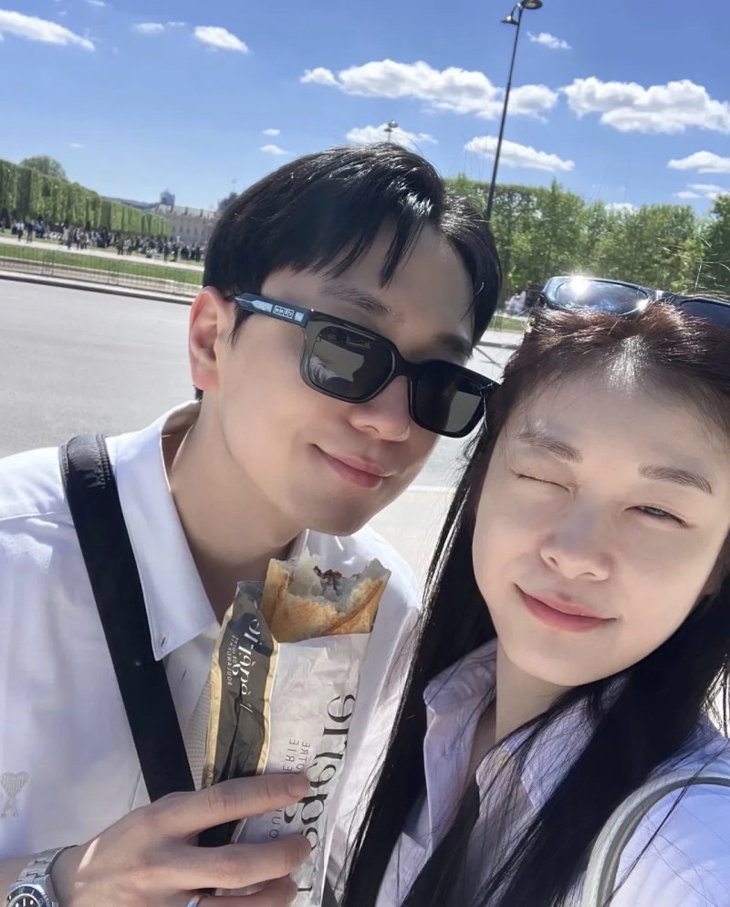 김연아, ♥고우림과 로맨틱 파리 여행 사진 이례적 대방출…악플러에 경고까지