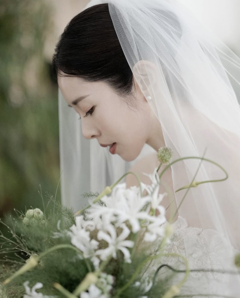 '결혼' 서동주 "헤헤 너무 행복해"…베일 쓰고 드러낸 우아한 옆선