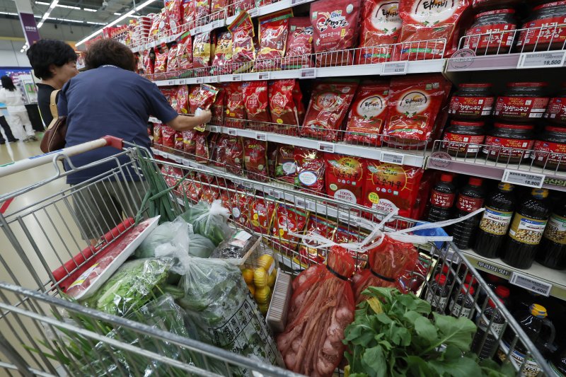 “달걀·마늘·김치값 줄줄이 상승”…6월 물가 두 달 만에 다시 2%대