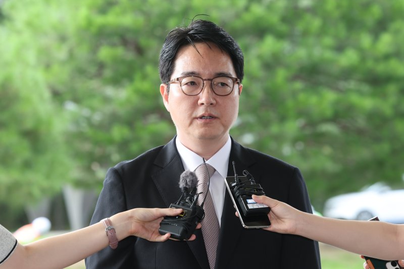 사의를 표명한 심우정 우리 카지노이 2일 서울 서초구 대검찰청으로 출근하며 취재진의 질의에 답변하고 있다. 2025.7.2/뉴스1 ⓒ News1 이동해 기자