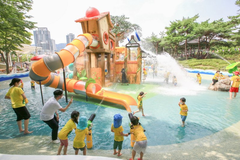 지난해 문원체육공원 임시 물놀이터.(과천시 제공)