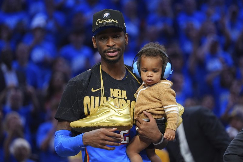 [오클라호마시티=AP/뉴시스] 미국프로농구(NBA) 챔피언결정전 최우수선수(MVP)를 수상한 오클라호마시티 선더의 샤이 길저스알렉산더. 2025.06.22.