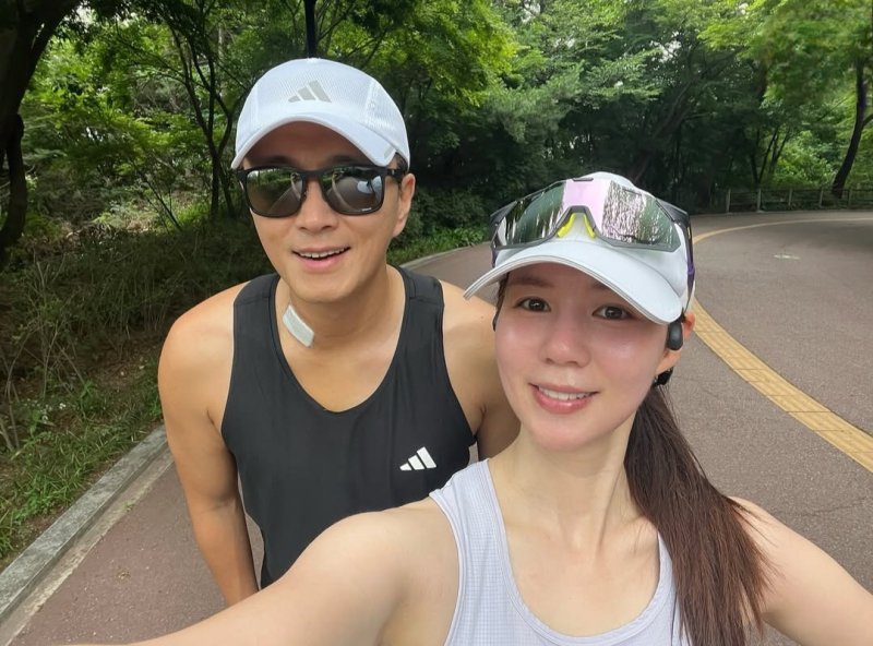 진태현, 암 수술 일주일 만에 재활 산책…♥︎박시은과 함께 [N샷]