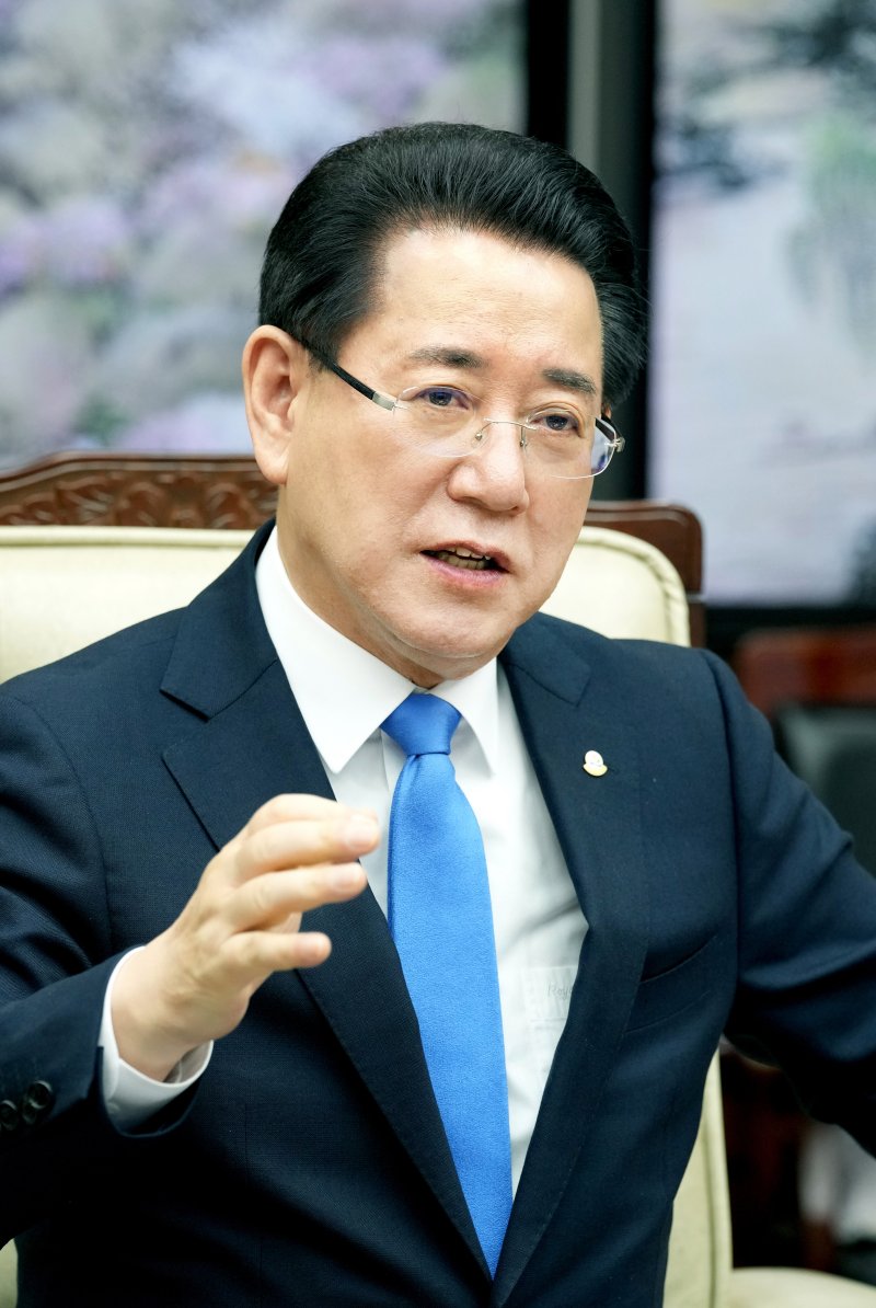 "해상풍력 수익 등 주민에… ‘에너지 소득 1조 시대’ 열겠다" [로컬 포커스 자치단체장을 만나다]