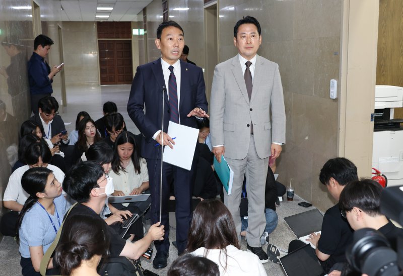 재계 "포이즌필 등 경영권 보호장치 입법화 추진하겠다" [속도내는 상법 개정]