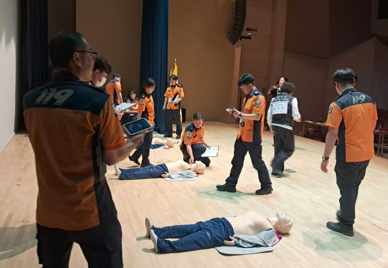[창원=뉴시스]2일 경남도청 신관 대강당에서 제50주년 베네치아 카지노대 창설 기념 ‘제14회 경상남도 베네치아 카지노 실기경진대회’가 열리고 있다.(사진=경남도 제공) 2025.07.02. photo@newsis.com