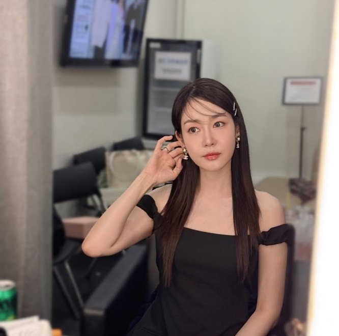 '남편 보석 석방' 성유리, 44세 맞아? 거울 앞에서 뽐낸 '인형 미모'