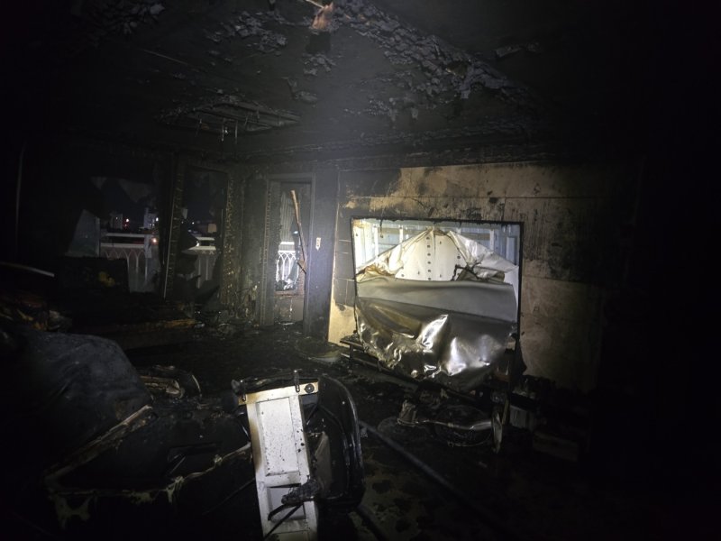 부모 외출한 사이에..부산 아파트 화재로 7살·11살 자매 숨져