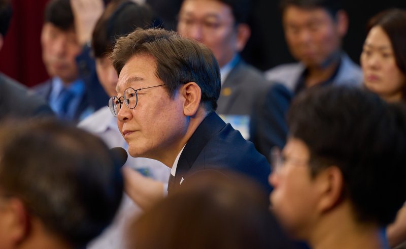 이재명 대통령이 25일 광주 국립 아시아문화전당에서 광주시민·전남도민 타운홀미팅을 하고 있다. (대통령실 제공. 재판매 및 DB 금지) 2025.6.25/뉴스1 ⓒ News1 허경 기자