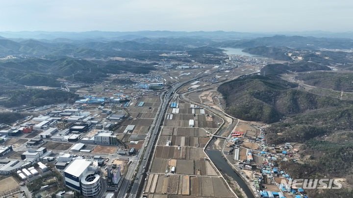 [용인=뉴시스] 첨단 시스템 반도체 국가산단이 들어설 이동·남사읍 일대 전경. (사진=용인시 제공) 2025.07.03. photo@newsis.com