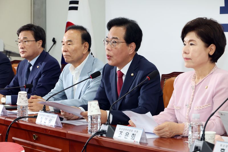 송언석 국민의힘 비상대책위원장 겸 원내대표가 3일 오전 서울 여의도 국회에서 열린 비상대책위원회의에 참석해 발언하고 있다. 사진=박범준 기자