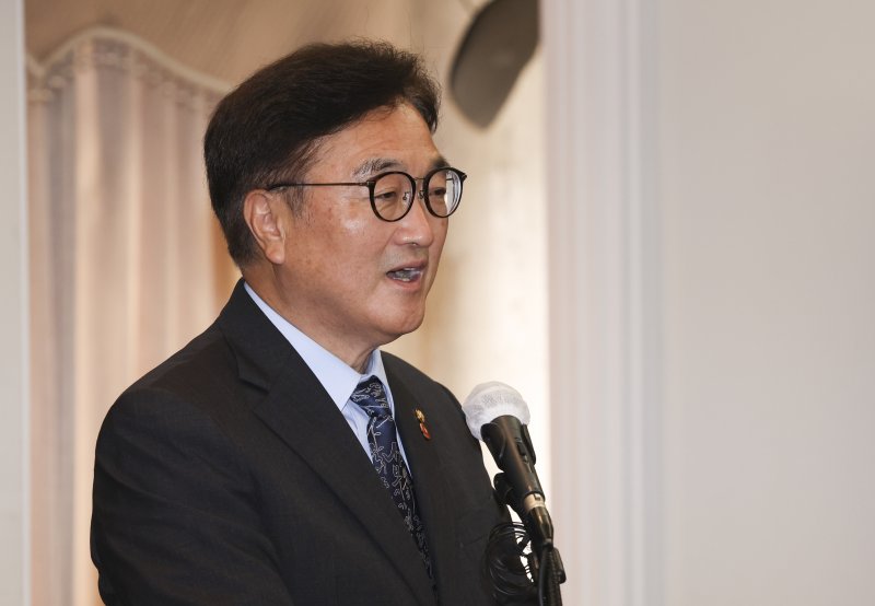 [서울=뉴시스] 김근수 기자 = 우원식 국회의장이 30일 서울 중구 프레스센터에서 열린 '나,조계진' 출판기념회에 참석해 축사를 하고 있다. 2025.06.30. ks@newsis.com