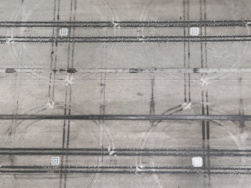 [지바=뉴시스]전병훈 기자 = 지난달 30일 찾은 지바 미나토 아마존 풀필먼트 센터에 헤라클래스 드라이브 유닛이 움직일 수 있도록 QR코드가 적혀져 있다. *재판매 및 DB 금지