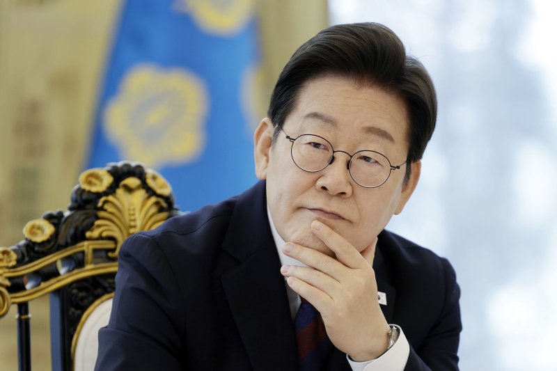 李대통령 "주식시장 교란세력 엄단…불법공매도 과징금 최고 수준 부과"