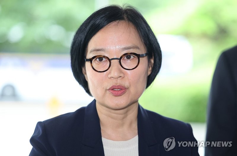 질문에 답변하는 한성숙 중기부장관 후보자 (출처=연합뉴스)