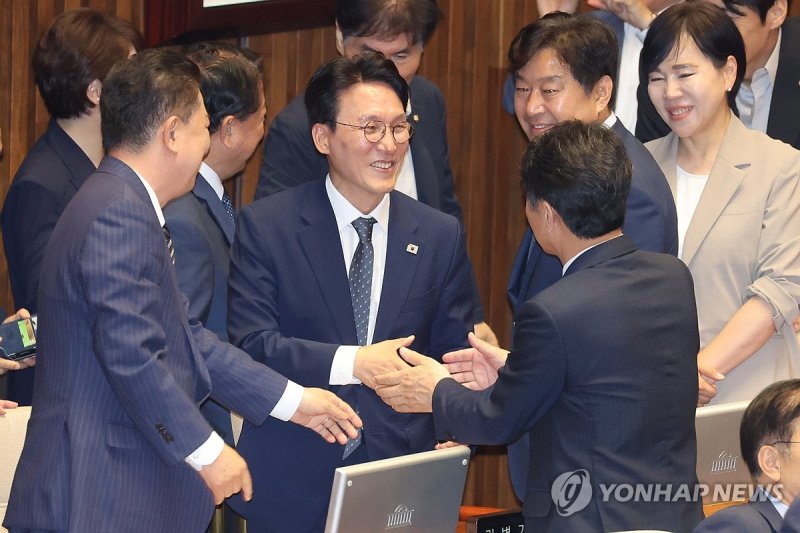 김민석 총리, 첫 과제로 ‘경제위기 극복’…사회적 갈등 조정·규제 개혁 '시험대'에