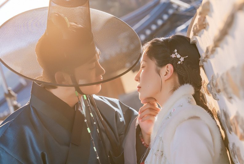 '남주의 첫날밤' 옥택연♥서현 박력 벽치기에 입맞춤…서현철에 발각