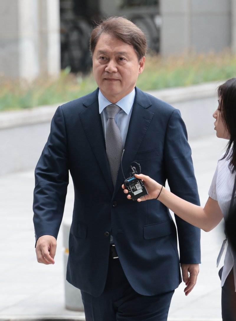 계엄 해제 당일 석연찮은 안가 회동…내란 특검, 김주현 前민정수석 소환