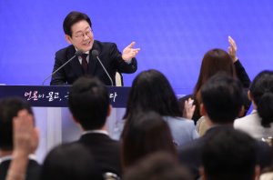 최신 뉴스 이미지