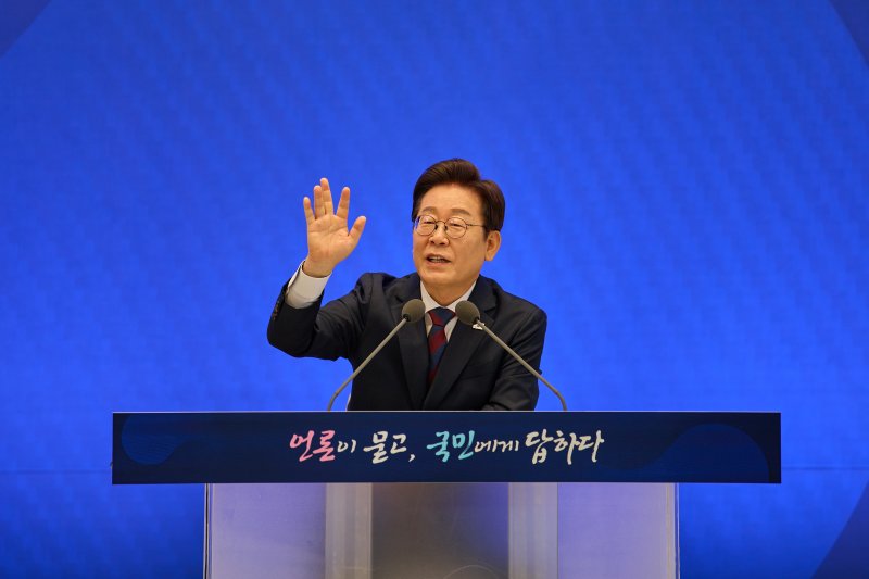 대통령실, 李대통령 '대출규제 맛보기' 발언에 "세금으로 통제 않을 것"