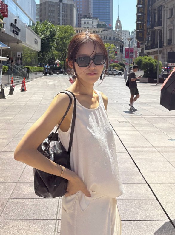'임창정♥' 서하얀, 해외서 뽐낸 연예인급 비주얼…슬렌더 몸매