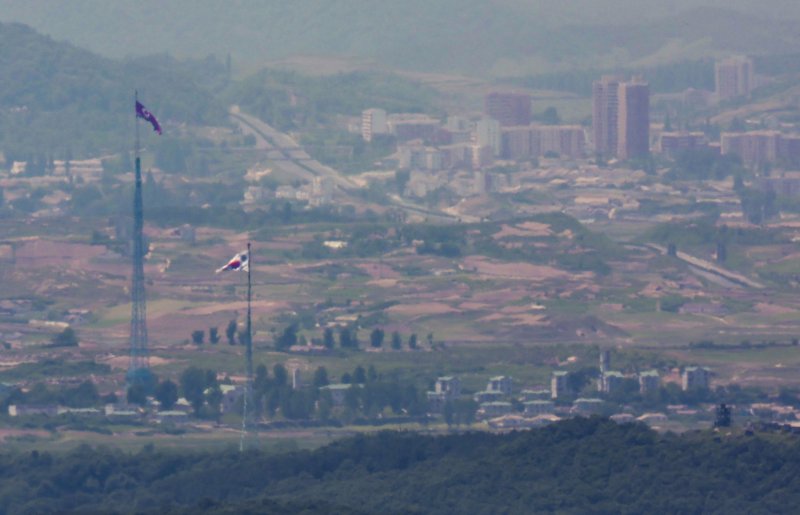 합참 "어젯밤 군사분계선 넘은 북한 인원 1명 신병 확보"