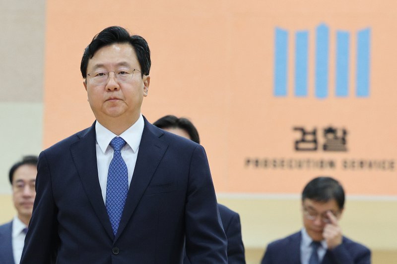 정진우 신임 서울중앙지검장(왼쪽)이 4일 오전 서울 서초구 서울중앙지검에서 열린 자신의 취임식에 참석하고 있다. 2025.7.4/뉴스1 ⓒ News1 신웅수 기자