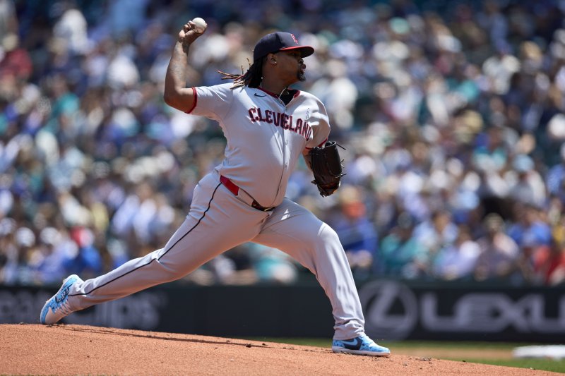 [시애틀=AP/뉴시스] 메이저리그 클리블랜드 가디언스의 루이스 오르티스가 15일(현지 시간) 미국 워싱턴주 시애틀의 T-모바일 파크에서 열린 시애틀 매리너스전에 선발 등판해 투구하고 있다. 2025.06.15.