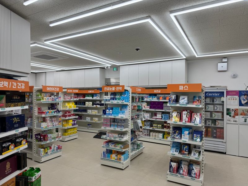 "20만원치 사버렸네" vs "동네약국 다 망해"...'창고형 약국' 이대로 괜찮을까요? [주말의 디깅]