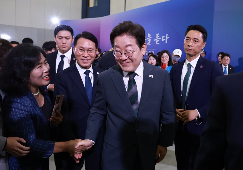 李대통령, 부동산 대출 규제 만든 금융위 사무처장에 "잘하셨다"