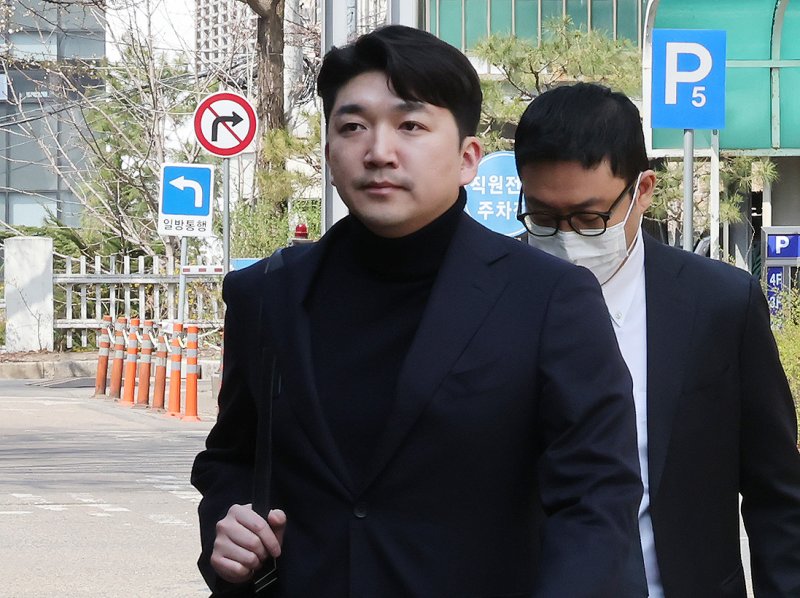 최형록 발란 대표이사가 서울 서초구 서울회생법원에서 열린 발란 대표자 회생절차 심문기일에 출석하고 있다. 2025.4.3/뉴스1 ⓒ News1 장수영 기자
