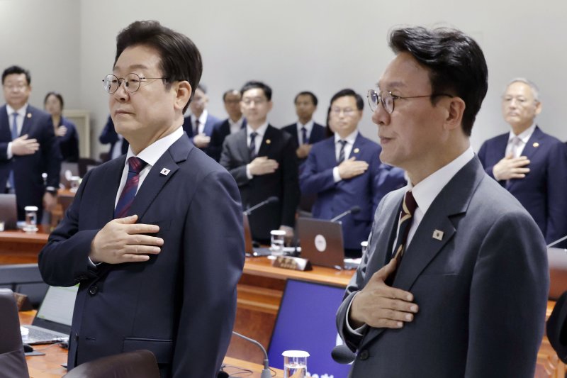 李대통령-김민석 총리, 매주 만난다…"의대생 직접 만나 문제 풀라" 지시