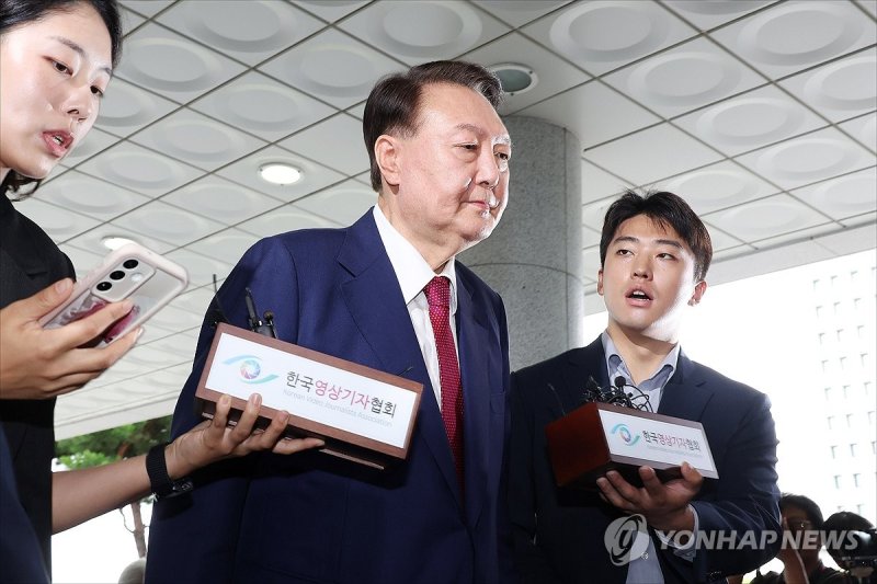 윤석열, 내란 특검 2차 출석 (출처=연합뉴스)