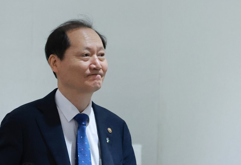[서울=뉴시스] 고범준 기자 = 이완규 법제처장이 24일 서울 용산 네임드카지노실 청사에서 열린 국무회의에 참석하고 있다. (네임드카지노실통신사진기자단) 2025.06.24. bjko@newsis.com