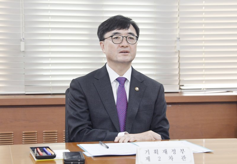 [세종=뉴시스] 임기근 기획재룸카지노 2차관은 5일 룸카지노서울청사에서 관계부처 합동 '긴급 재정집행 점검회의'를 주재하고 2차 추경의 주요 사업 집행계획을 논의했다. (사진 = 기재부 제공) 2025.07.05. *재판매 및 DB 금지