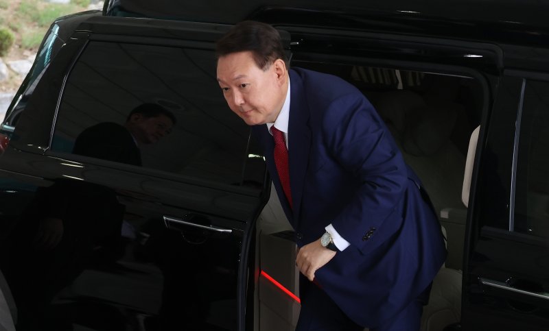 윤석열 전 대통령이 5일 오전 서초구 서울고등검찰청에 마련된 내란특검에서 2차 대면조사를 받기 위해 출석하고 있다. (공동취재) 2025.7.5/칼리토토1 ⓒ News1 구윤성 기자