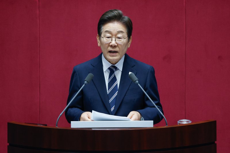 이재명 대통령이 26일 오전 서울 여의도 국회에서 열린 제426회국회(임시회) 제2차 본회의에서 2025년도 제2회 추가경정예산안에 대한 정부의 시정연설을 하고 있다. 2025.6.26/꽁 머니 카지노1 ⓒ News1 안은나 기자