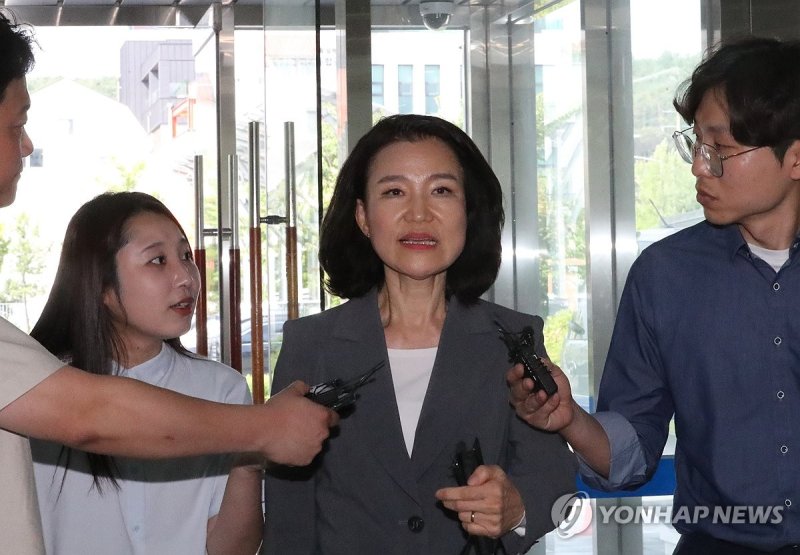 경찰 출석한 이진숙 방통위원장 (출처=연합뉴스)