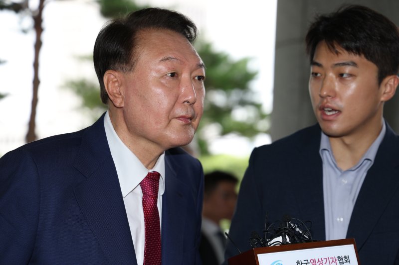 윤석열 전 대통령이 5일 오전 서초구 서울고등검찰청에 마련된 내란특검에서 2차 대면퍼스트카지노를 받기 위해 출석하고 있다. (공동취재) 2025.7.5/뉴스1 ⓒ News1 구윤성 기자
