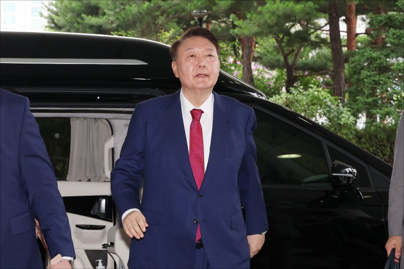 윤석열 전 대통령이 5일 오전 서초구 서울고등검찰청에 마련된 내란특검에서 2차 대면퍼스트카지노를 받기 위해 출석하고 있다. (공동취재) 2025.7.5/뉴스1 ⓒ News1 구윤성 기자