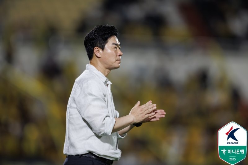 [서울=뉴시스]K리그2 핸드 확률, 15경기 연속 무패 마감. (사진=한국프로축구연맹 제공)