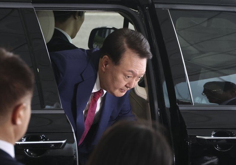 윤석열 전 대통령이 5일 오전 서초구 서울고등검찰청에 마련된 내란특검에서 2차 대면아테나카지노를 받기 위해 출석하고 있다. (공동취재) 2025.7.5/뉴스1 ⓒ News1 구윤성 기자
