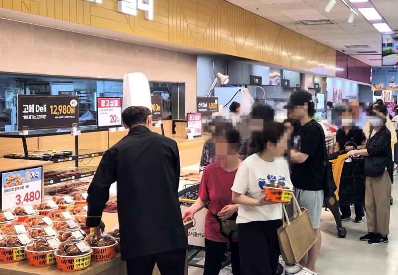 이마트 3천480원 바카라사이트 제작 '오픈런' (출처=연합뉴스)